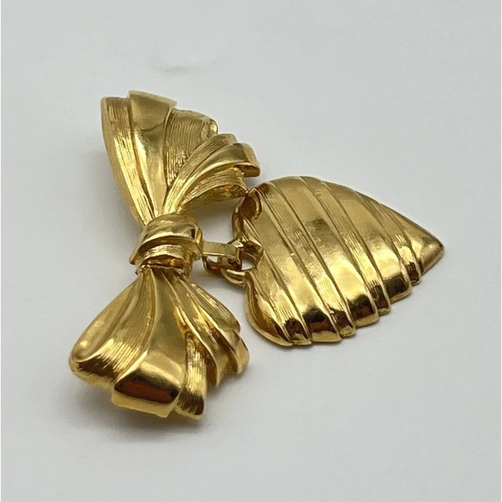 Vintage Avon I Love You Grandmother Brooch Heart And Bow‎ Pin Gold Tone